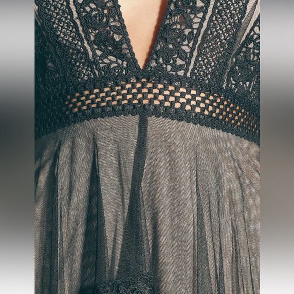 Lulus - Sheer For It Black and Nude Lace Midi Dress - Picture 3 of 9